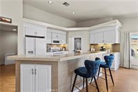 42647 Pinecliff Street, Lake Hughes, CA 93532