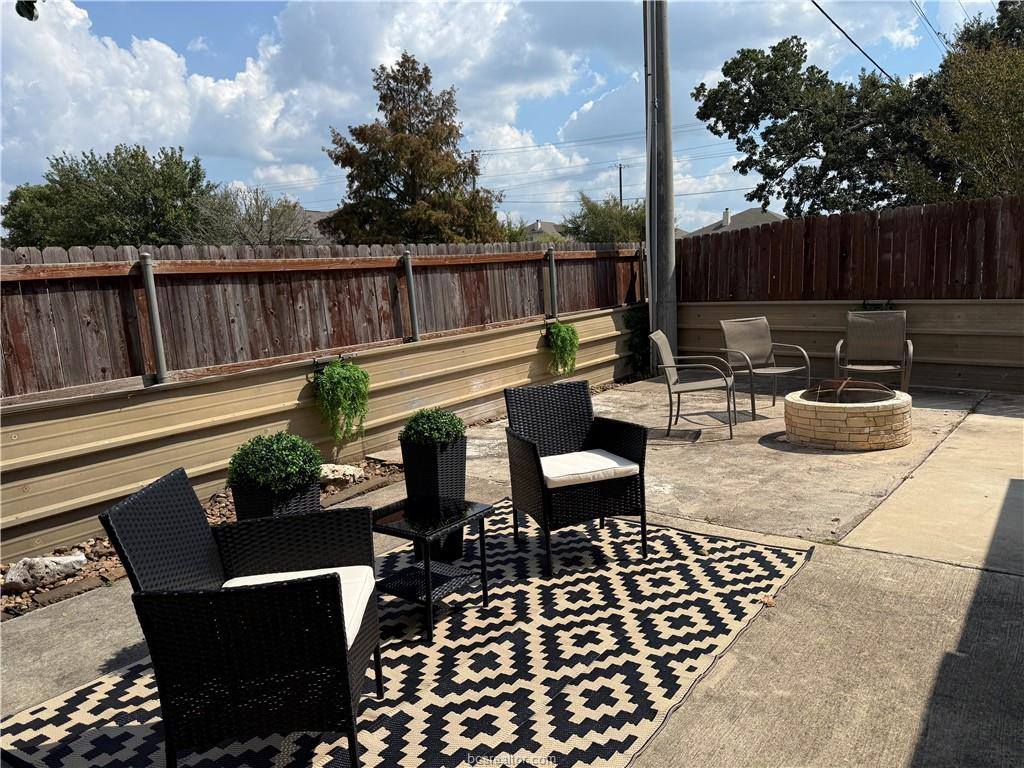 1033 Windmeadows Drive, College Station, TX 77845