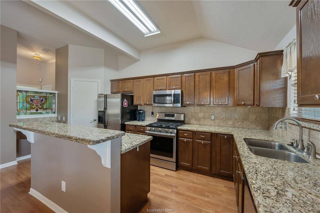 1033 Windmeadows Drive, College Station, TX 77845