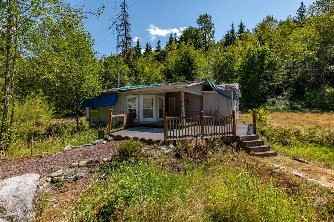 49176 Concrete Sauk Valley Road, Concrete, WA 98237