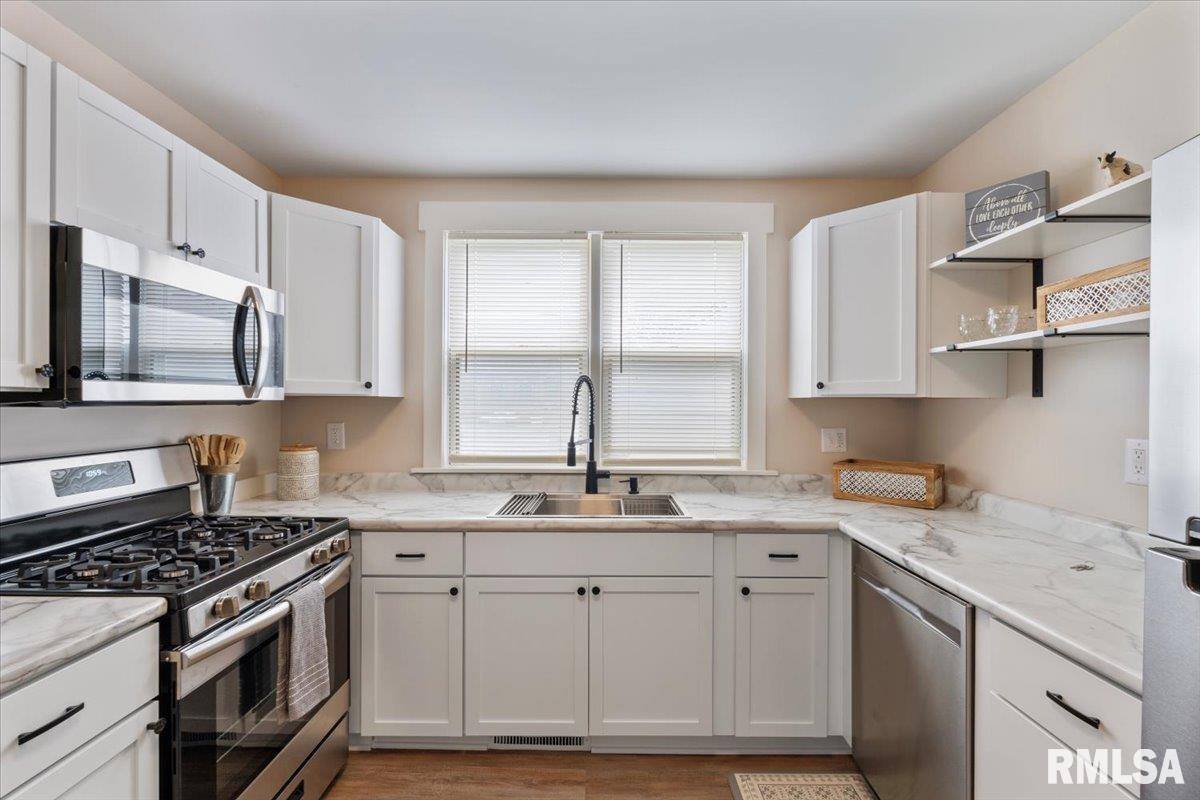 147 North Thornwood Avenue, Davenport, IA 52802