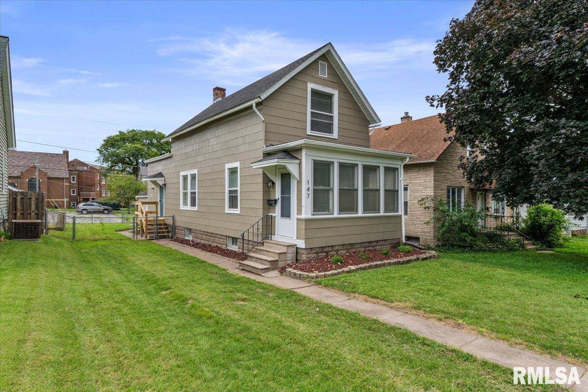 147 North Thornwood Avenue, Davenport, IA 52802