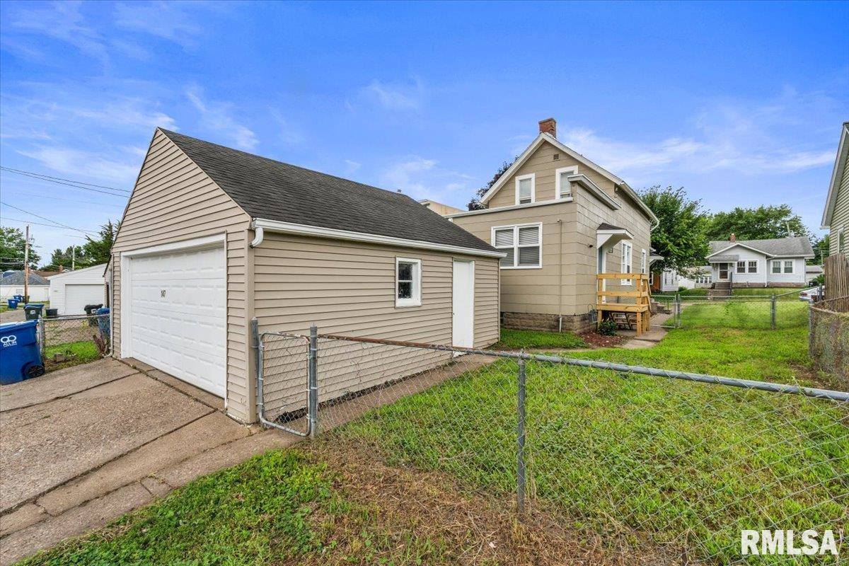 147 North Thornwood Avenue, Davenport, IA 52802