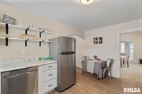 147 North Thornwood Avenue, Davenport, IA 52802