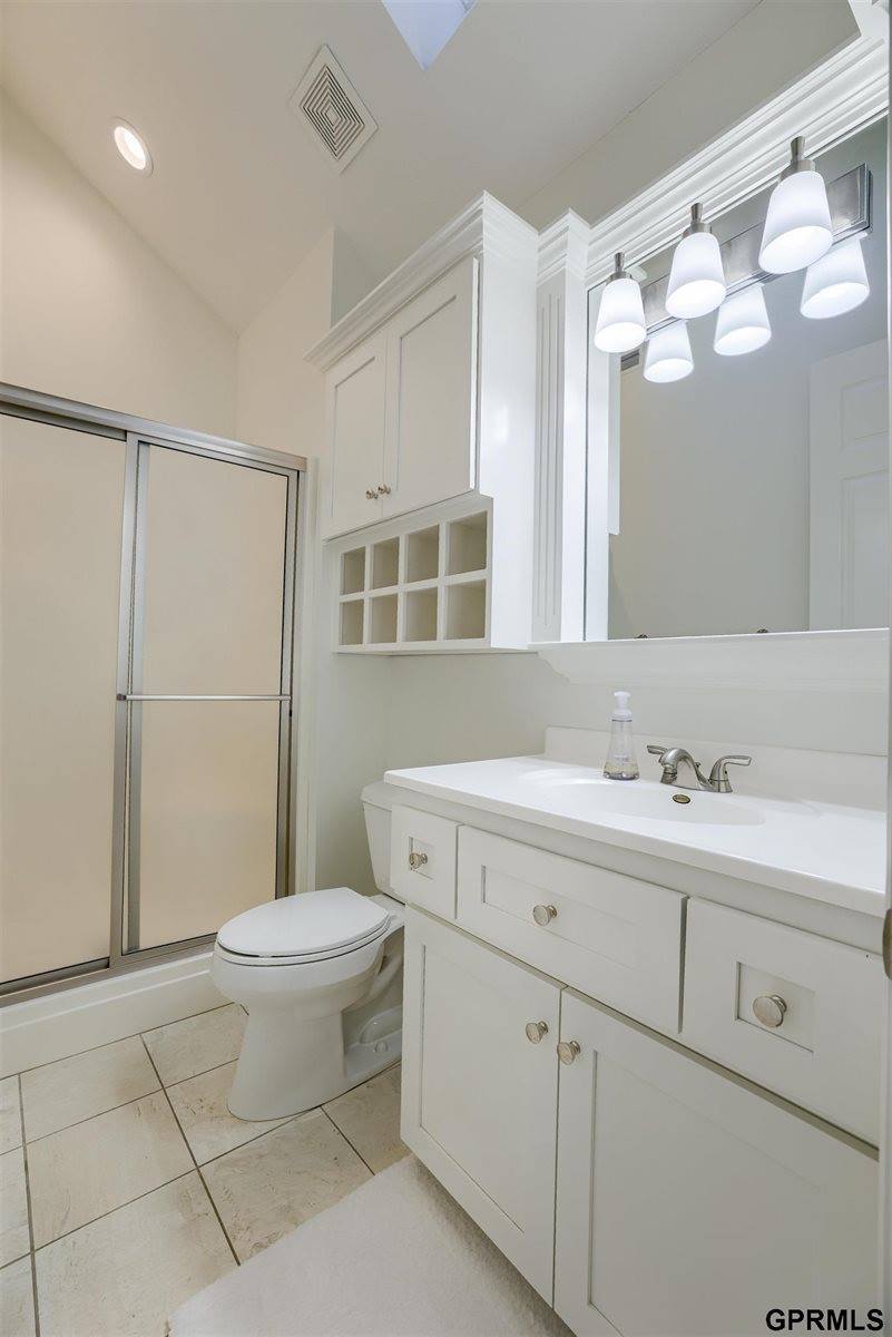 13424 Bedford Avenue, Omaha, NE 68164