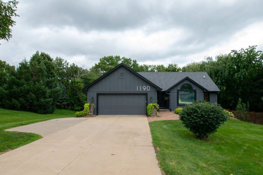 1190 South Willow Circle, West Des Moines, IA 50266