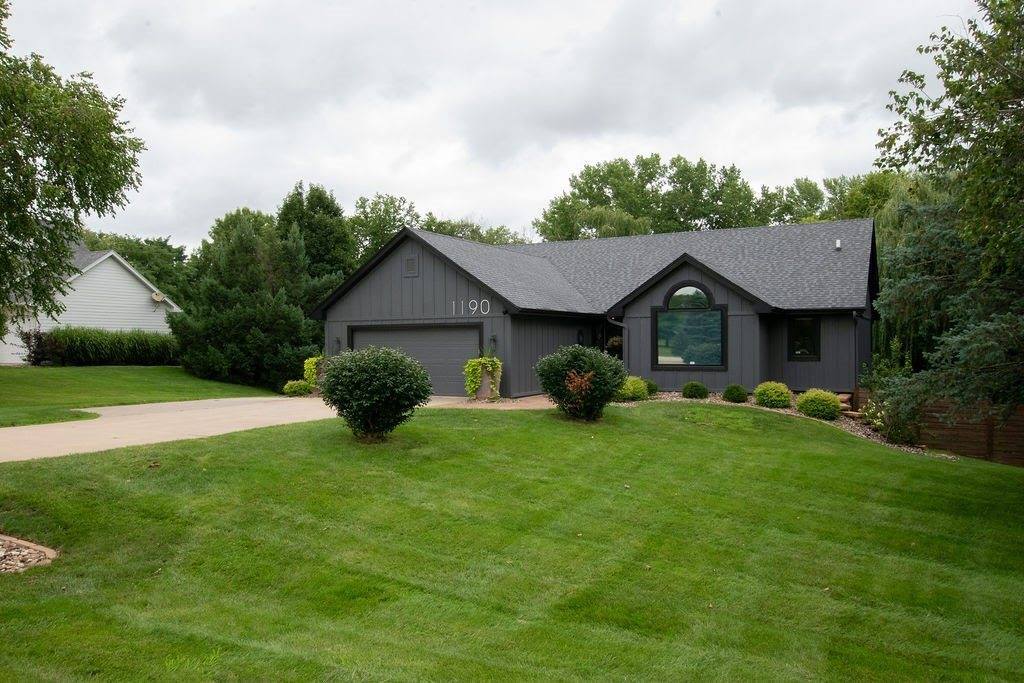 1190 South Willow Circle, West Des Moines, IA 50266
