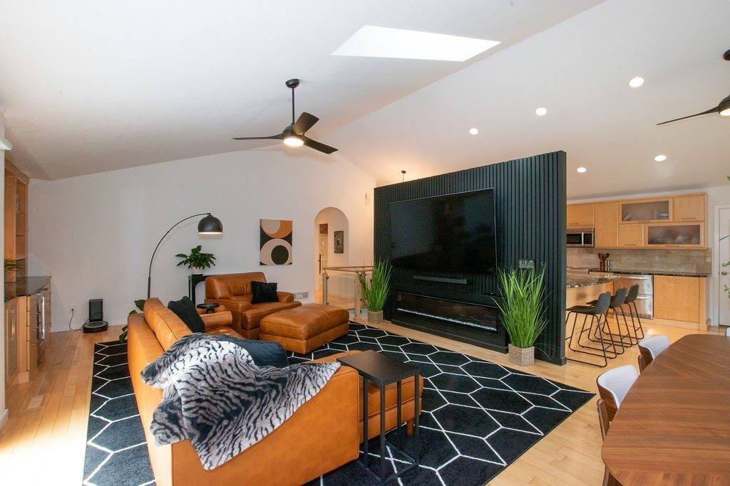 1190 South Willow Circle, West Des Moines, IA 50266