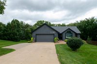 1190 South Willow Circle, West Des Moines, IA 50266