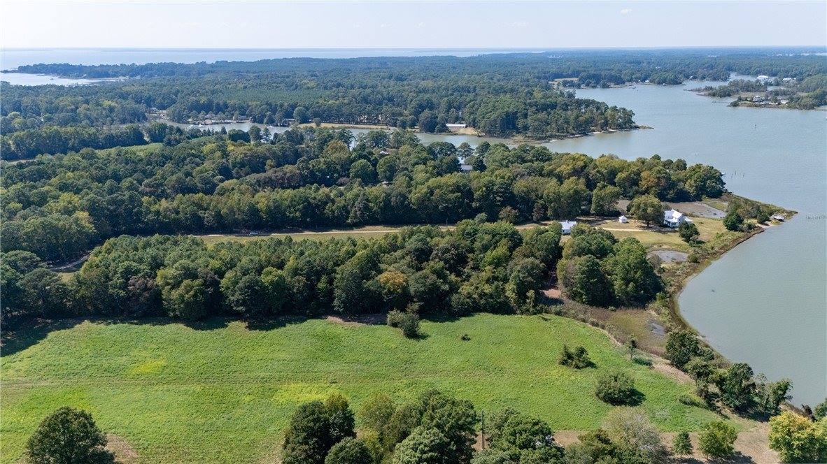 000 Horn Harbor Avenue, New Point, VA 23125