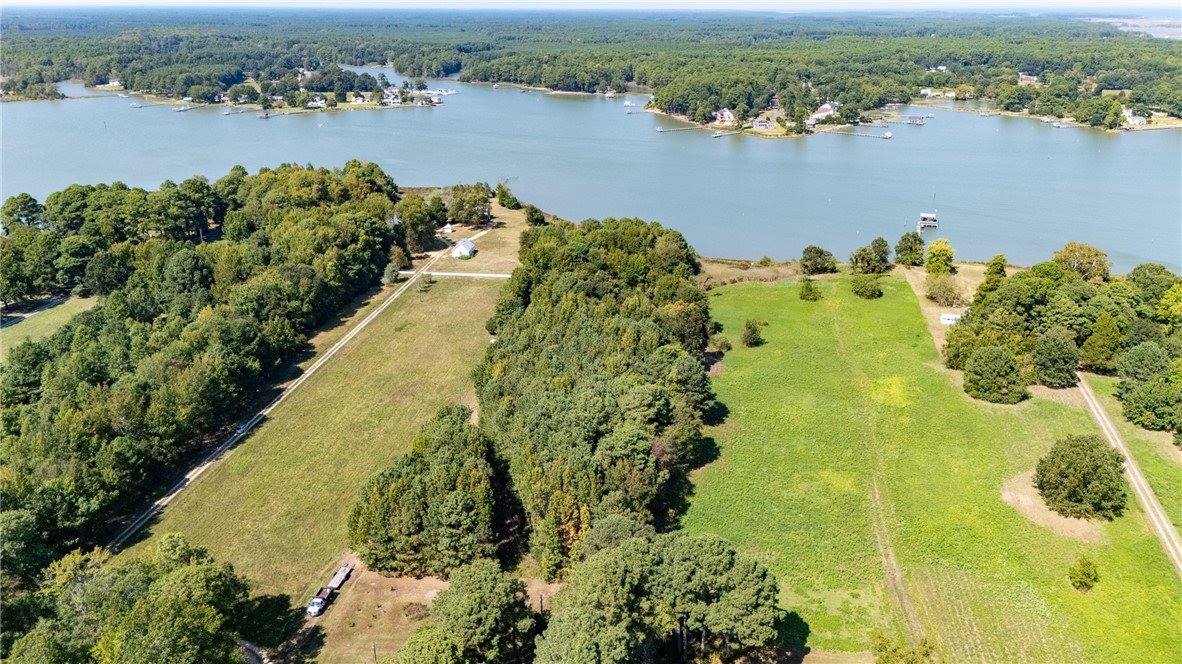 000 Horn Harbor Avenue, New Point, VA 23125