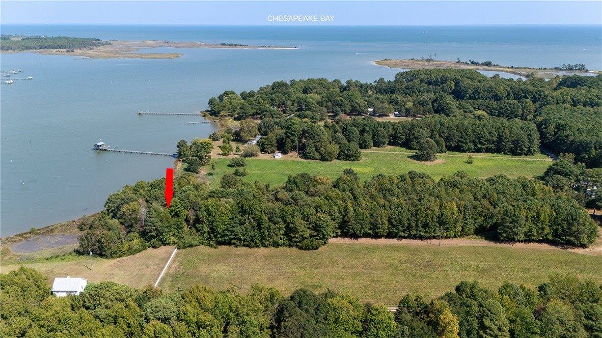 000 Horn Harbor Avenue, New Point, VA 23125