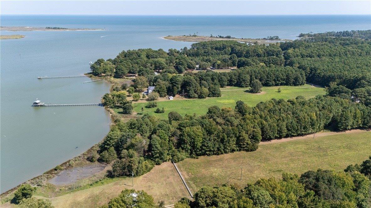 000 Horn Harbor Avenue, New Point, VA 23125