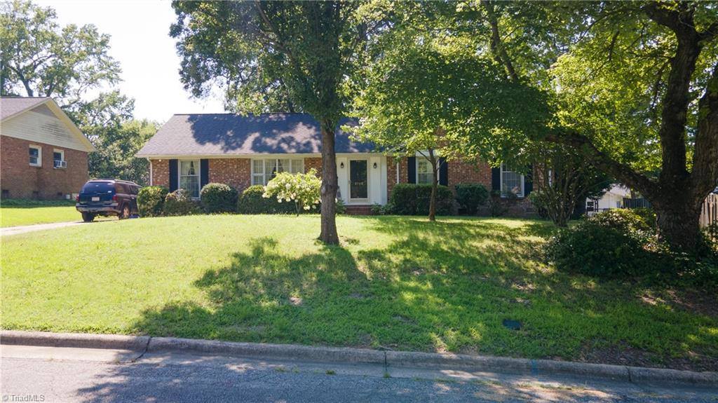 2702 Dumfries Road, Greensboro, NC 27407