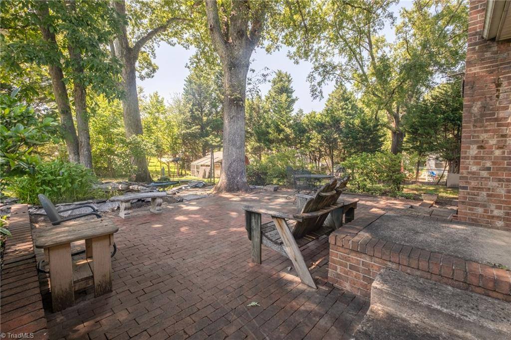 2702 Dumfries Road, Greensboro, NC 27407