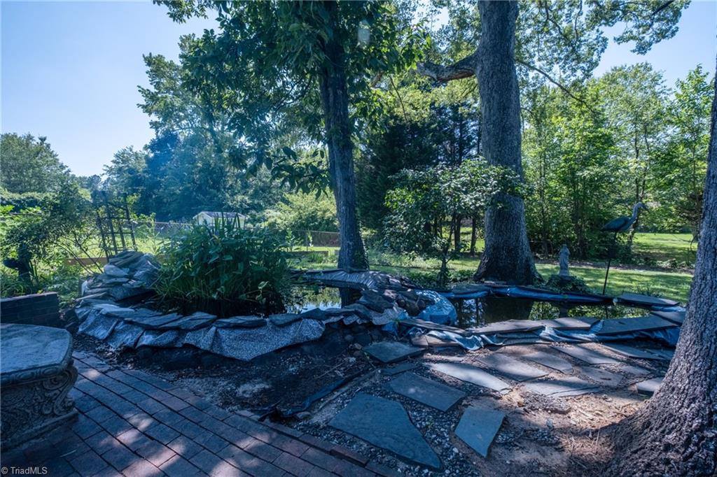 2702 Dumfries Road, Greensboro, NC 27407