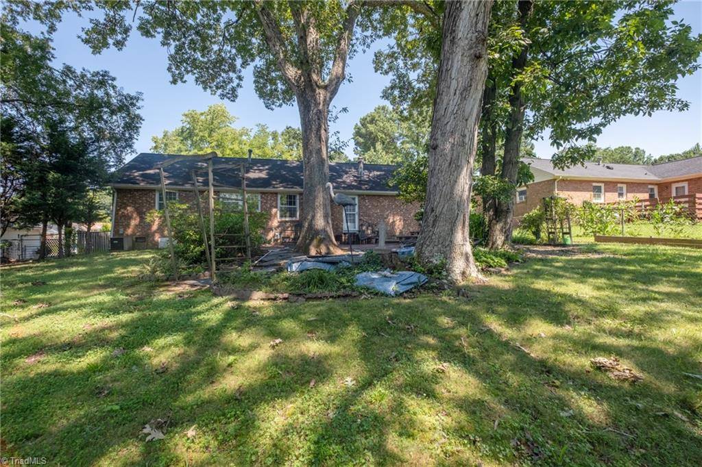 2702 Dumfries Road, Greensboro, NC 27407