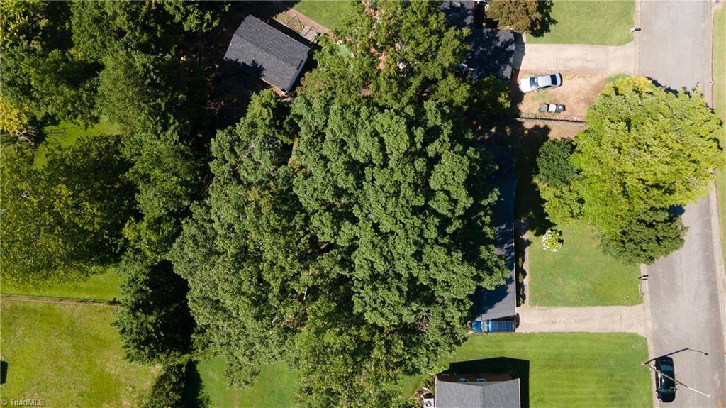 2702 Dumfries Road, Greensboro, NC 27407