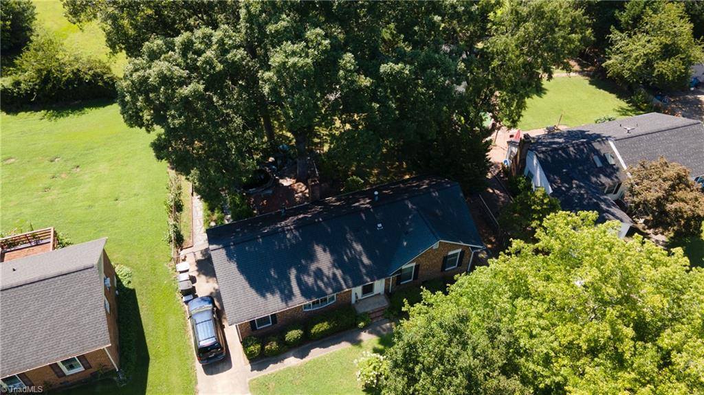 2702 Dumfries Road, Greensboro, NC 27407