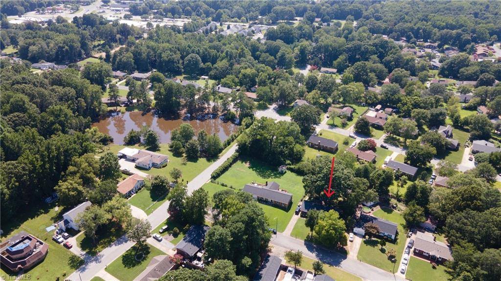 2702 Dumfries Road, Greensboro, NC 27407