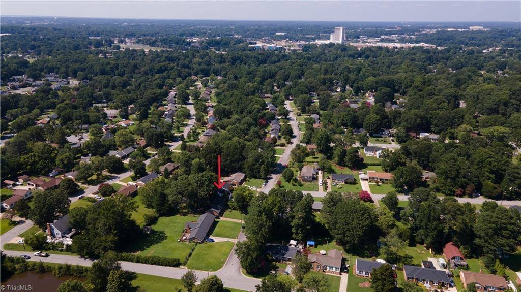 2702 Dumfries Road, Greensboro, NC 27407