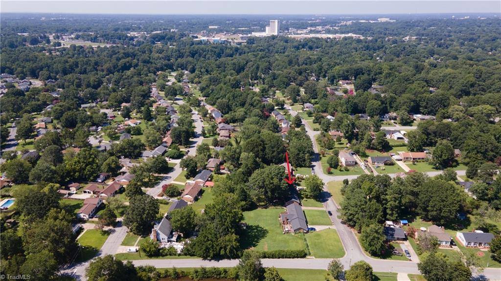 2702 Dumfries Road, Greensboro, NC 27407