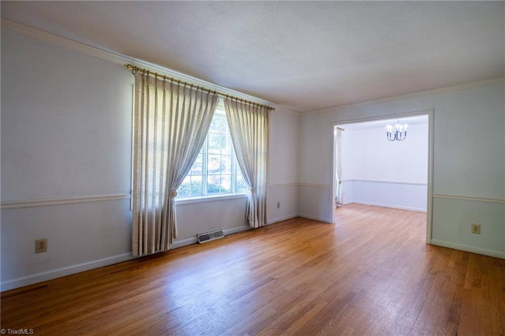 2702 Dumfries Road, Greensboro, NC 27407