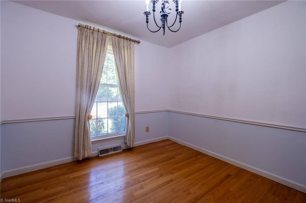 2702 Dumfries Road, Greensboro, NC 27407