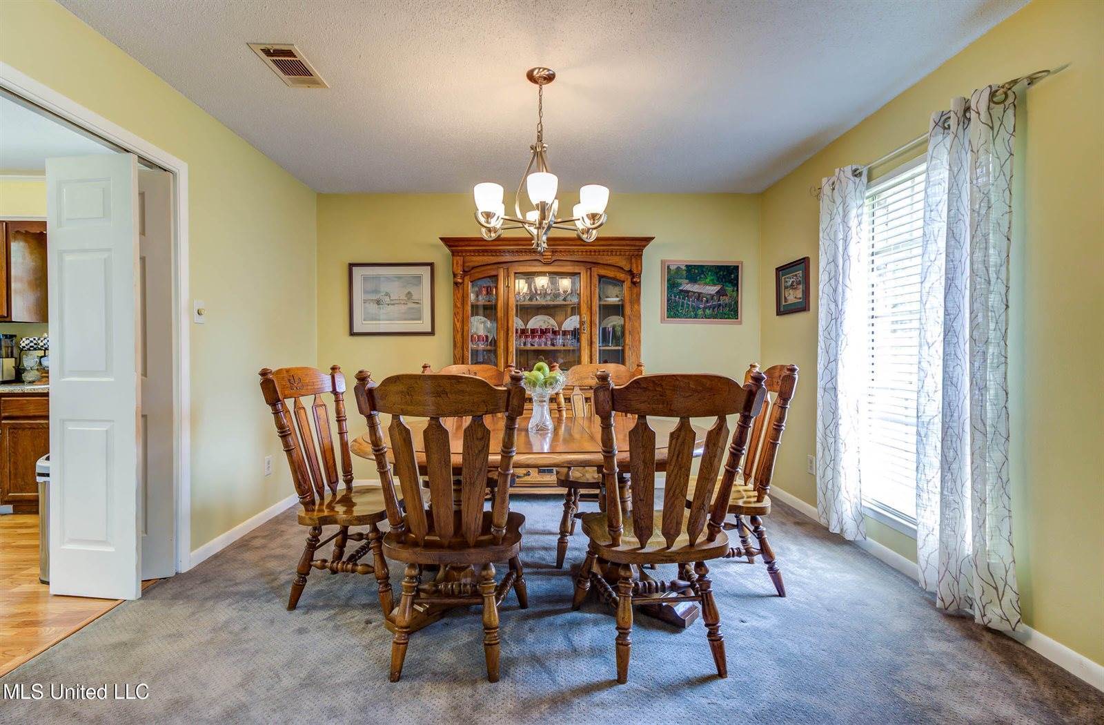 1301 Cornwall Drive, Ocean Springs, MS 39564