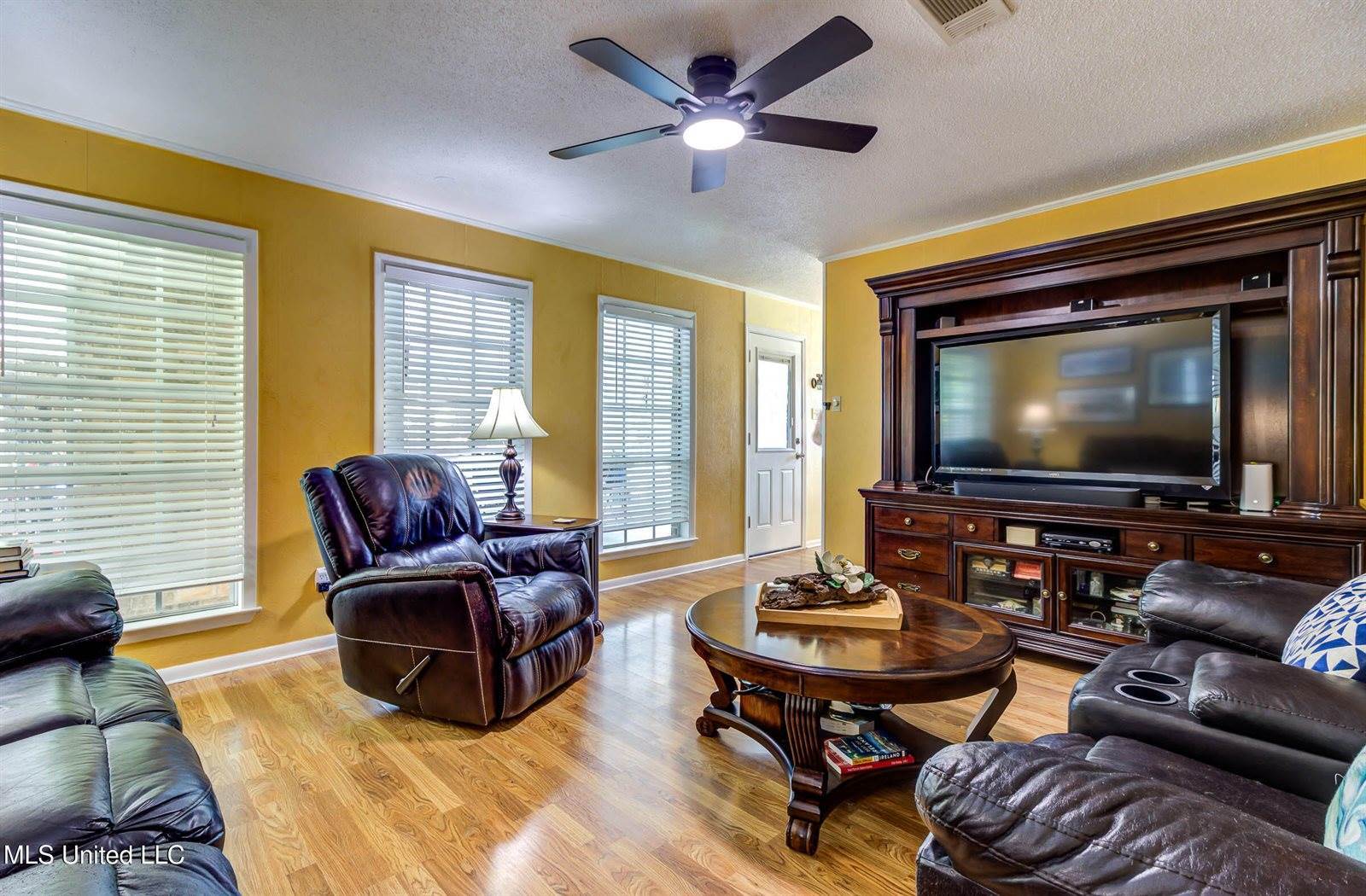 1301 Cornwall Drive, Ocean Springs, MS 39564