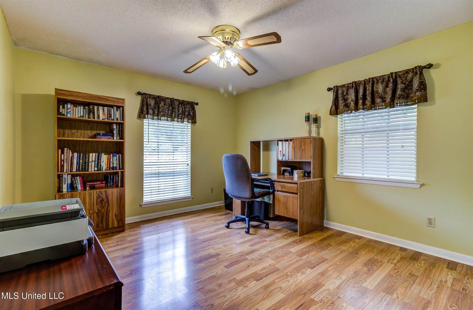 1301 Cornwall Drive, Ocean Springs, MS 39564