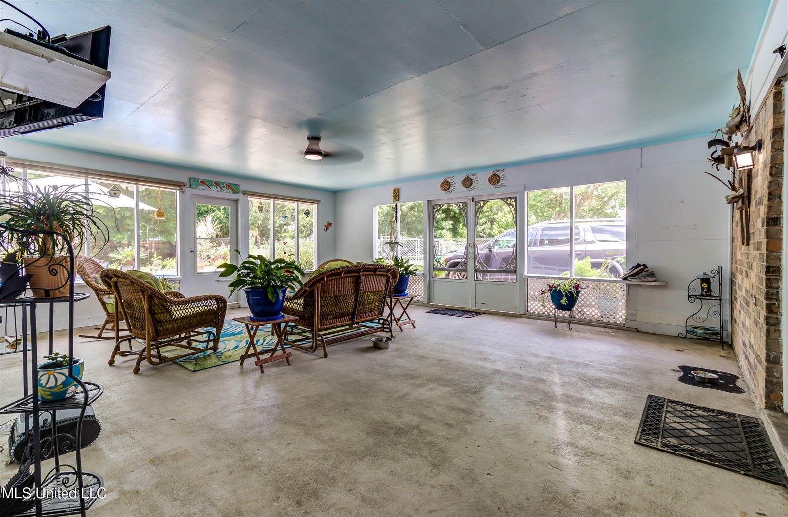 1301 Cornwall Drive, Ocean Springs, MS 39564