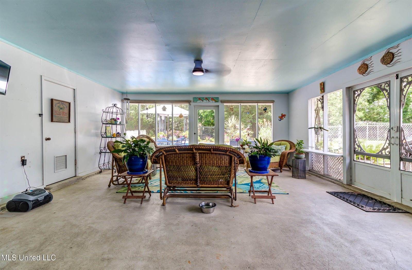 1301 Cornwall Drive, Ocean Springs, MS 39564