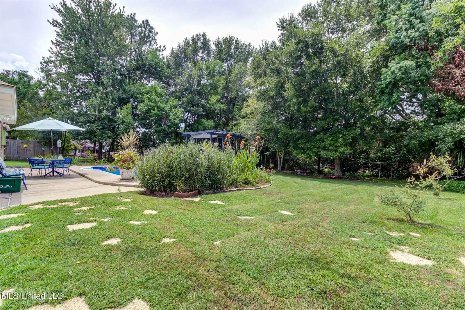 1301 Cornwall Drive, Ocean Springs, MS 39564