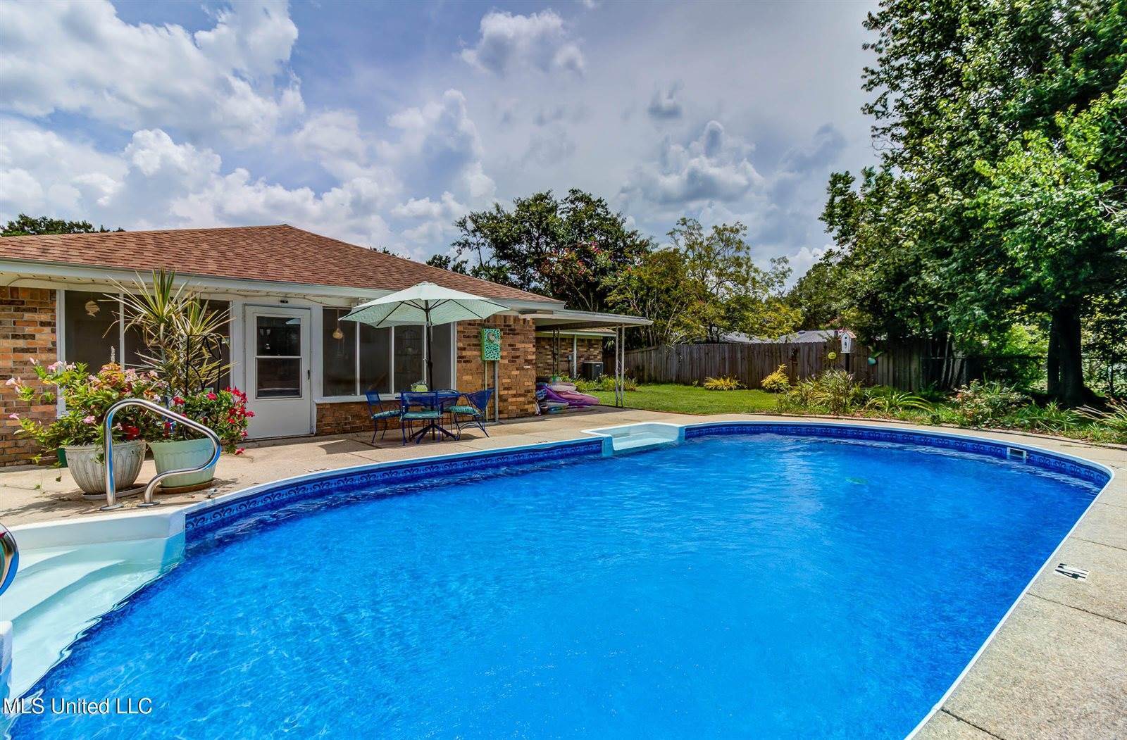 1301 Cornwall Drive, Ocean Springs, MS 39564