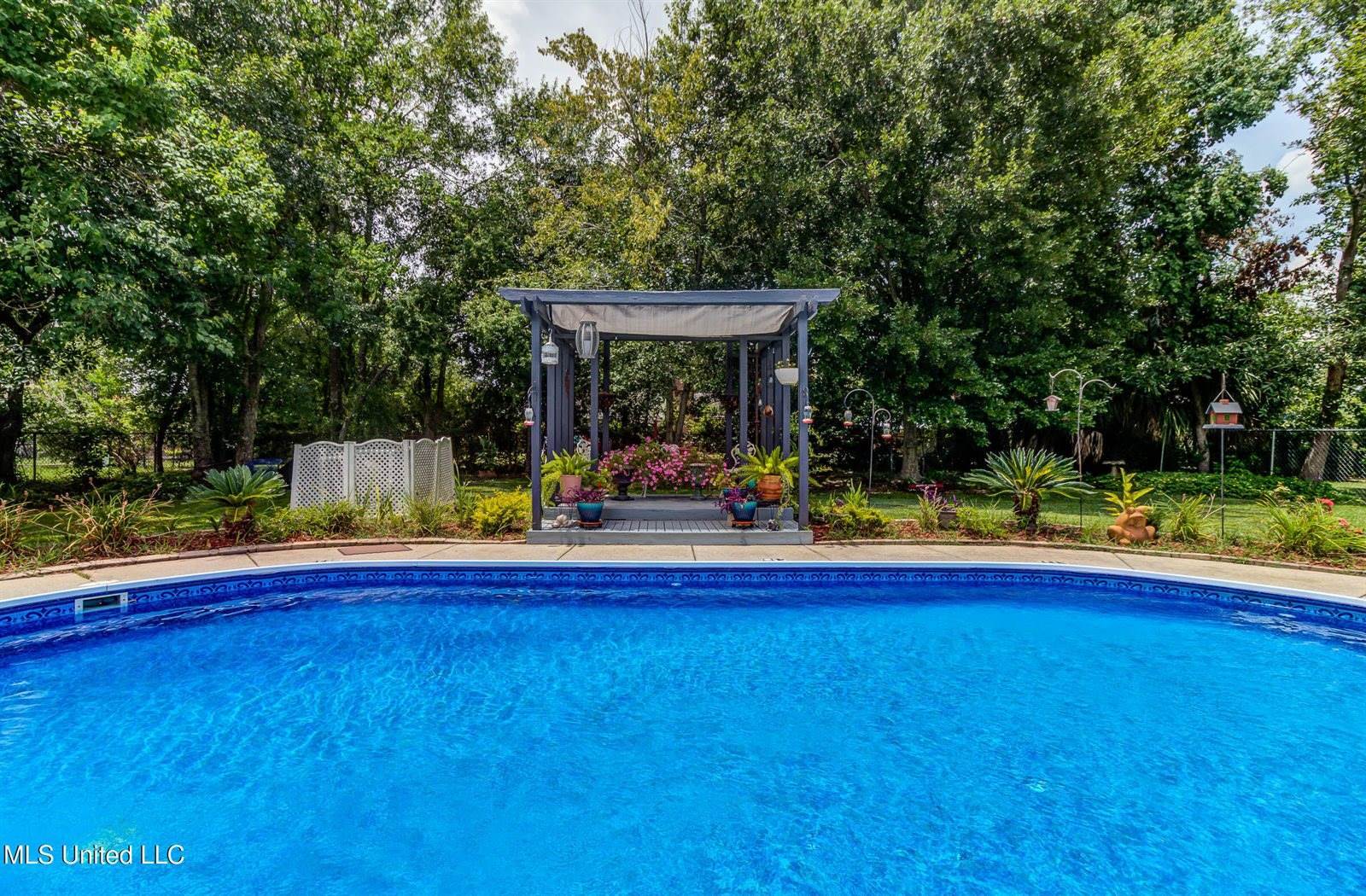 1301 Cornwall Drive, Ocean Springs, MS 39564