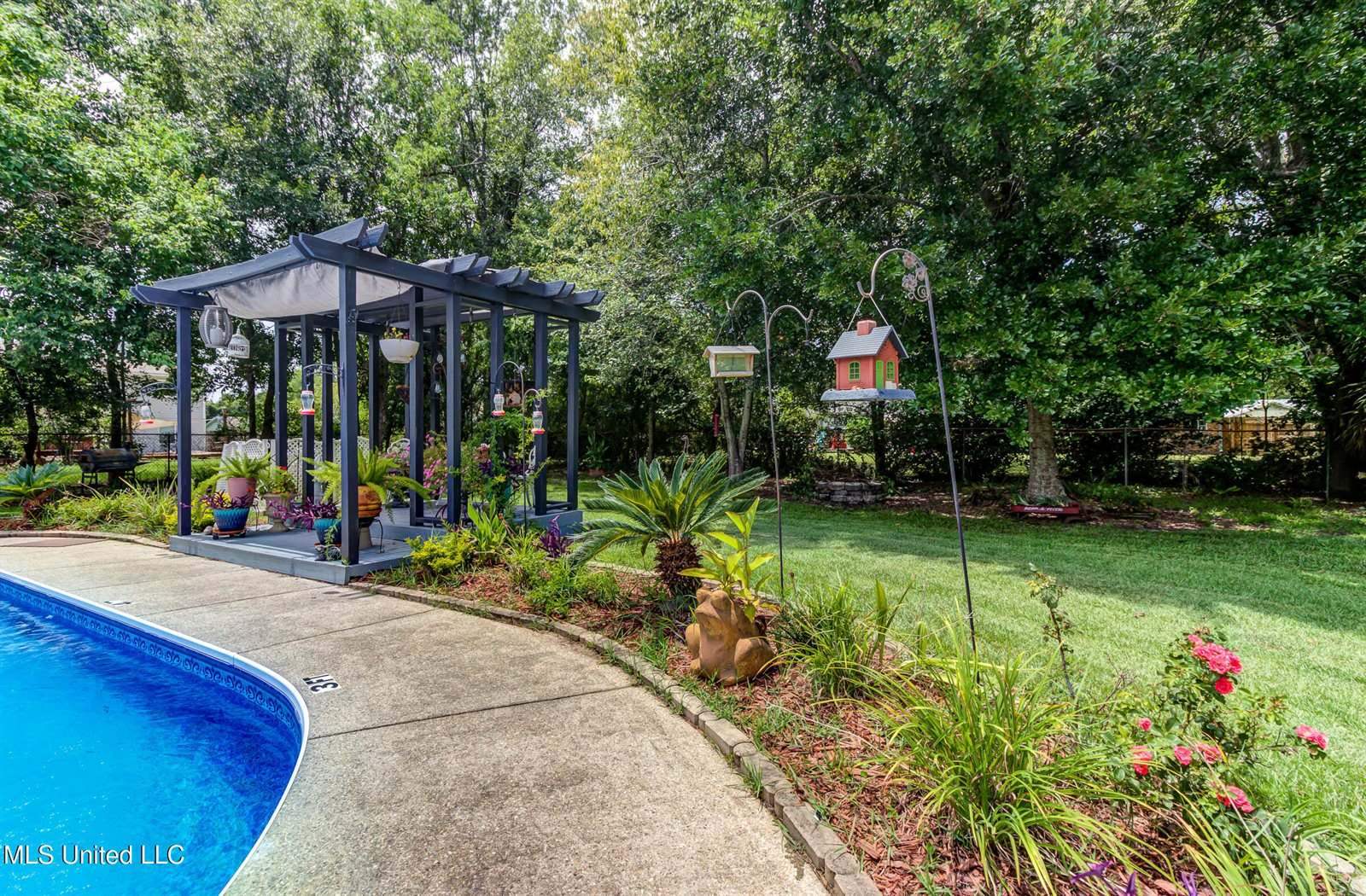 1301 Cornwall Drive, Ocean Springs, MS 39564