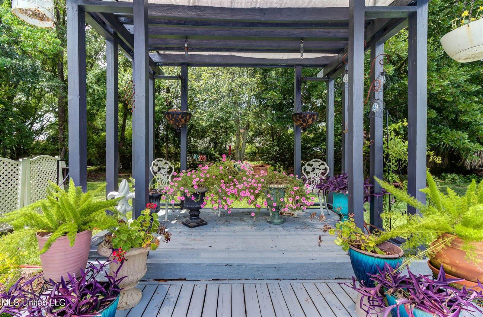 1301 Cornwall Drive, Ocean Springs, MS 39564