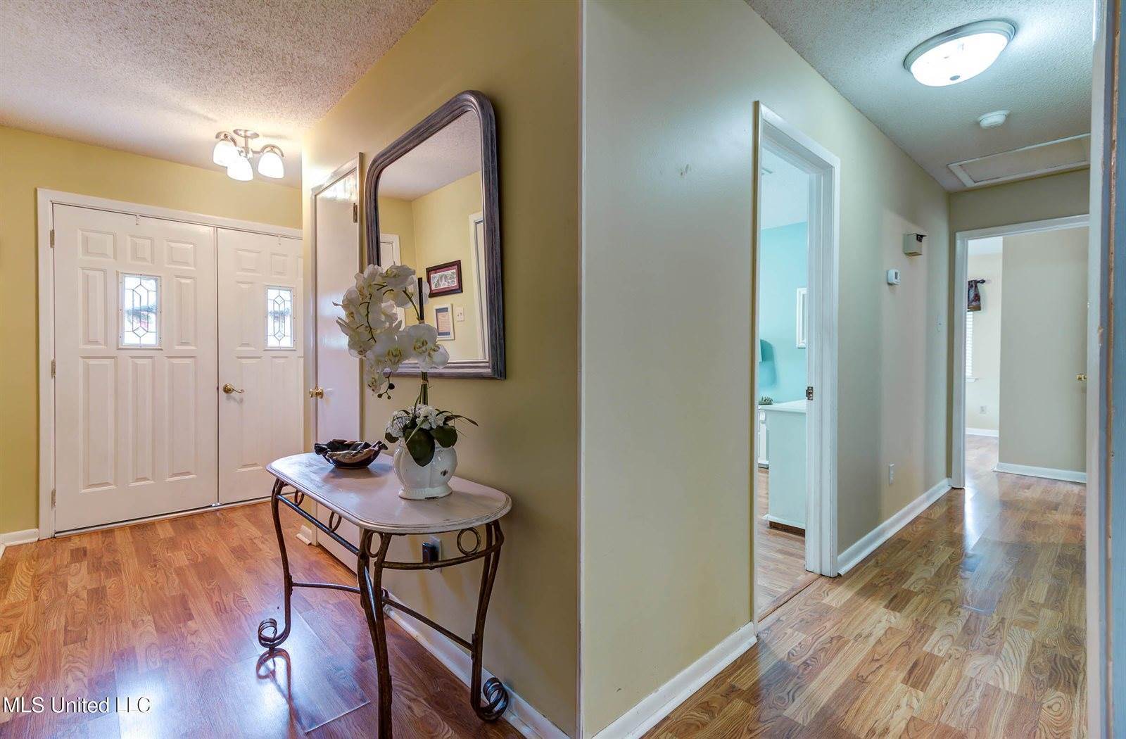 1301 Cornwall Drive, Ocean Springs, MS 39564