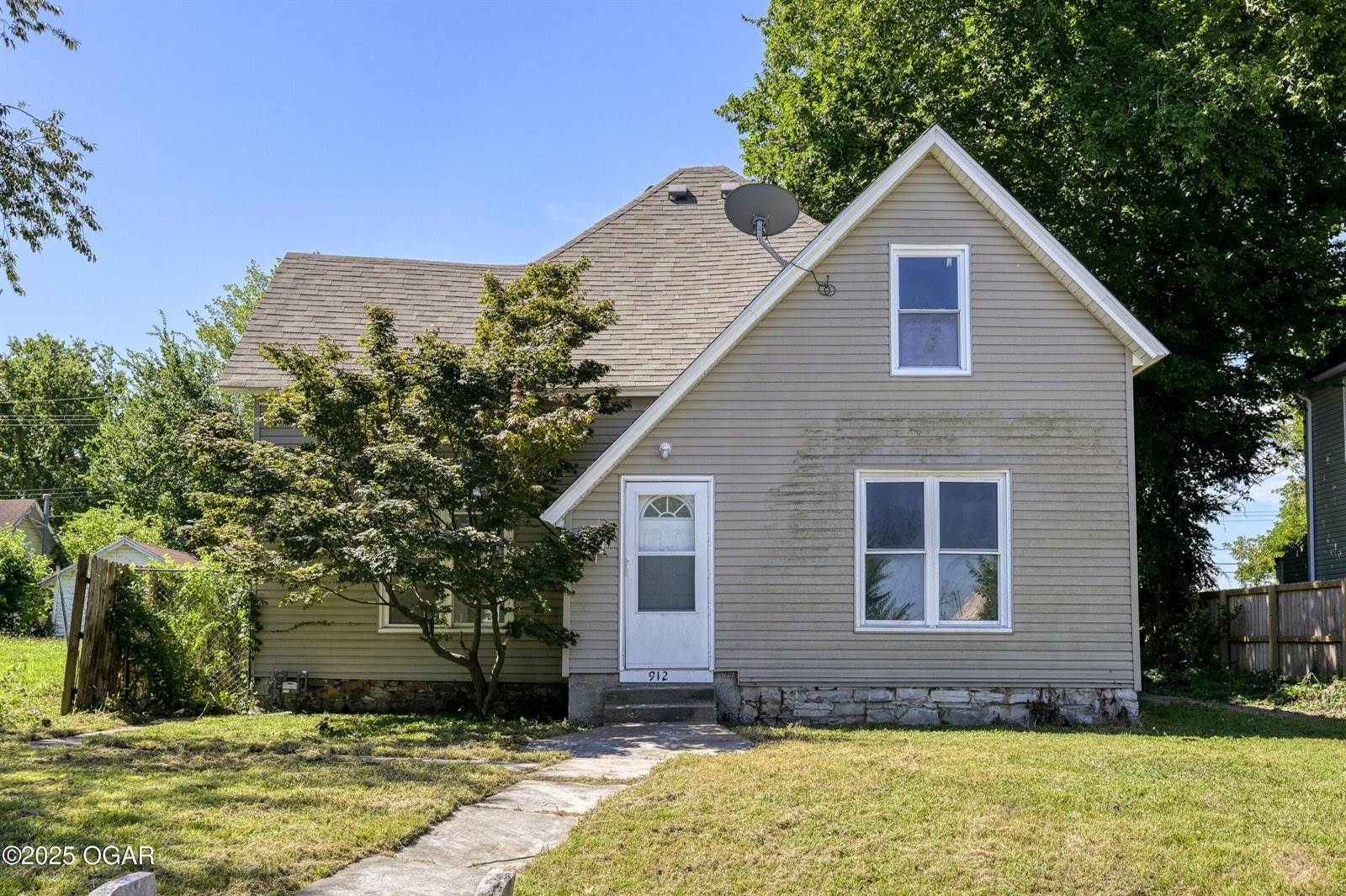 912 Olive Street, Carthage, MO 64836