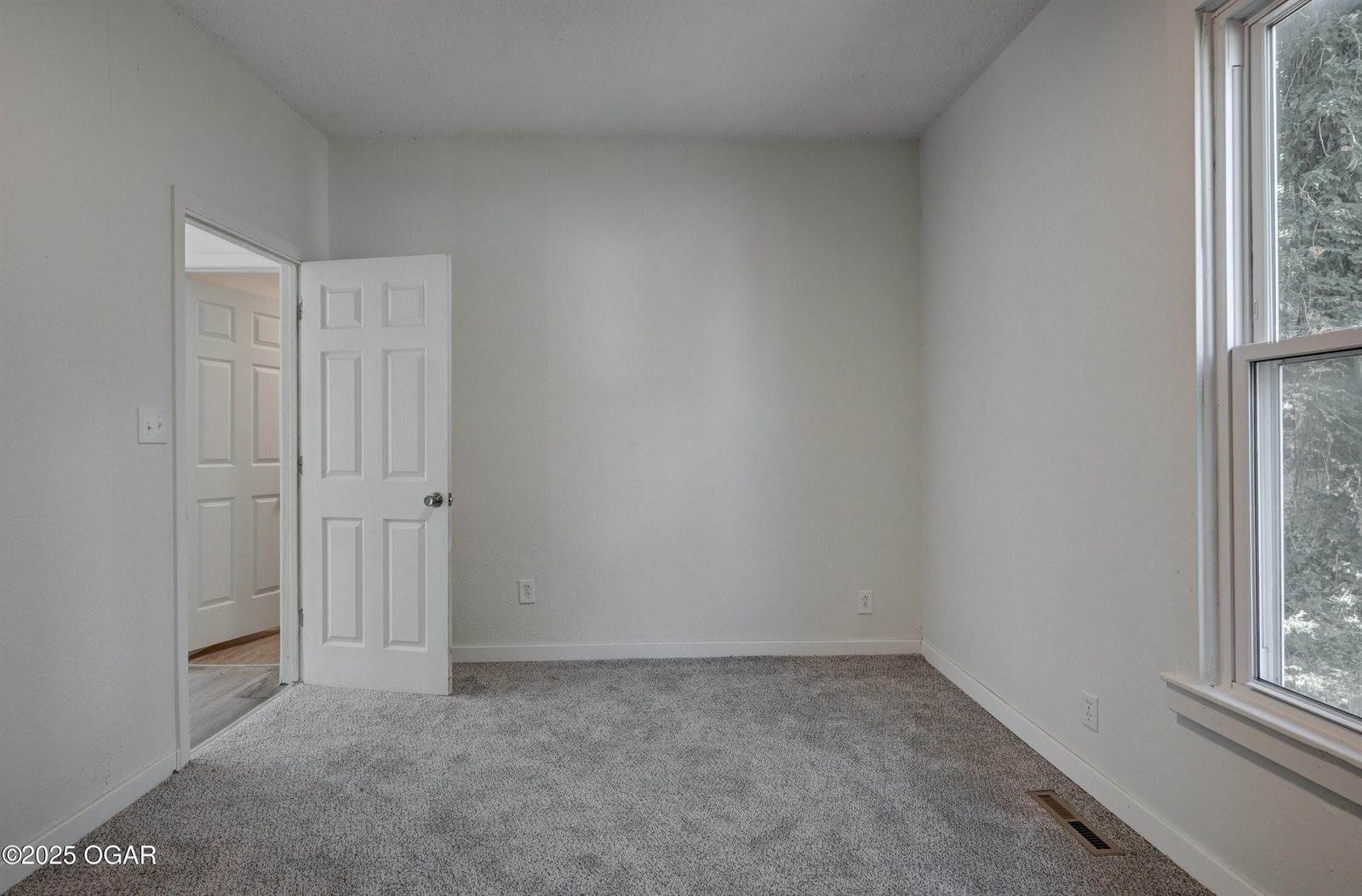 912 Olive Street, Carthage, MO 64836