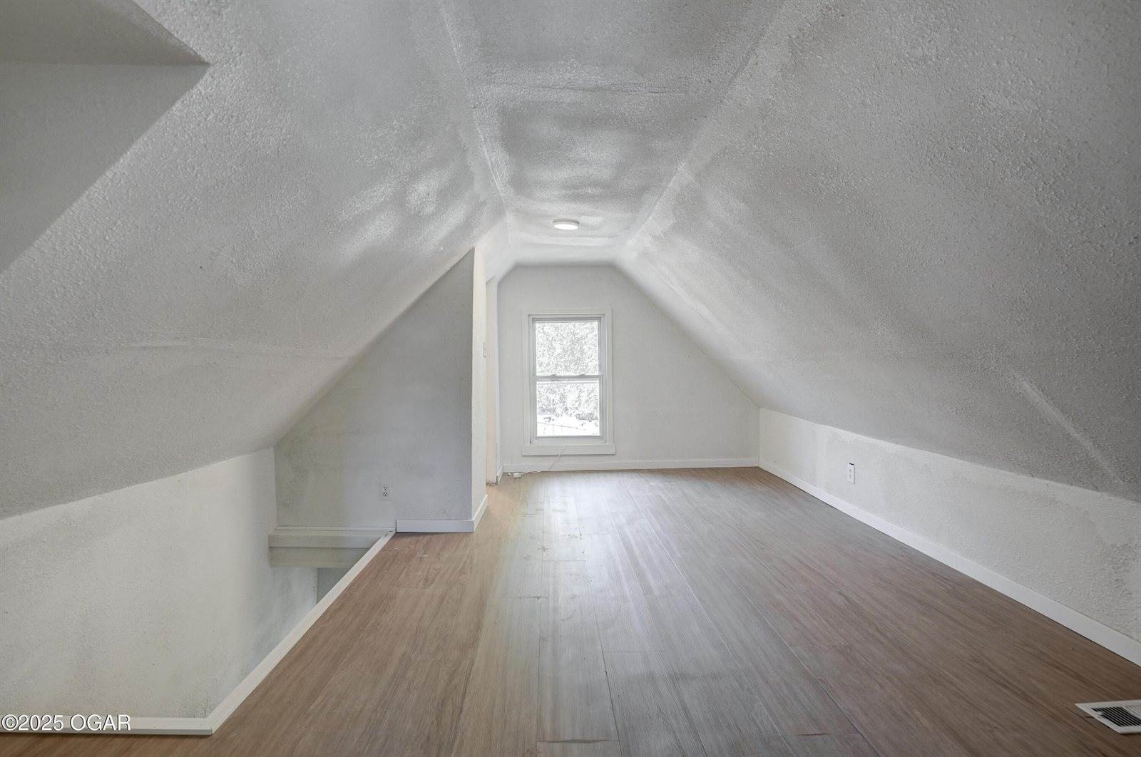 912 Olive Street, Carthage, MO 64836