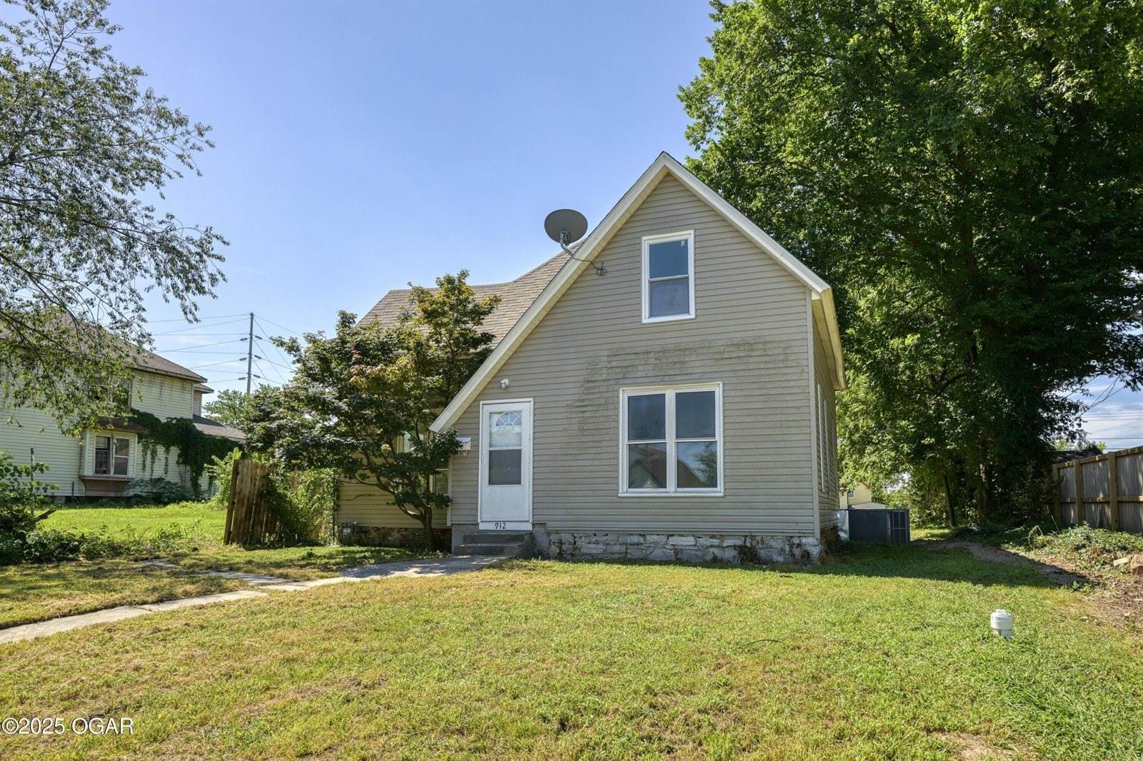 912 Olive Street, Carthage, MO 64836