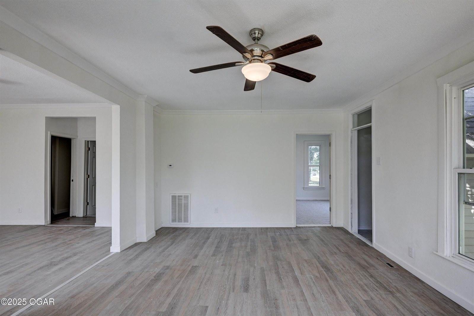 912 Olive Street, Carthage, MO 64836