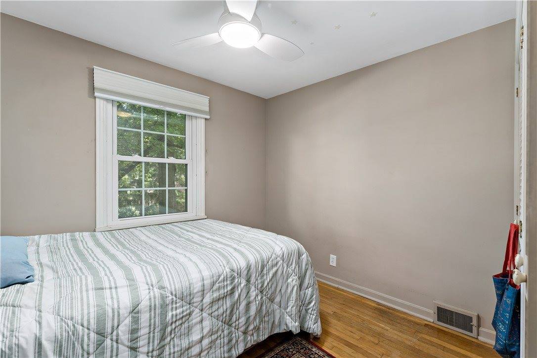 1514 Worcester Dr, Mt Lebanon, PA 15243