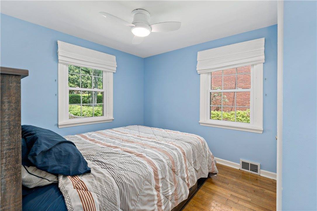 1514 Worcester Dr, Mt Lebanon, PA 15243