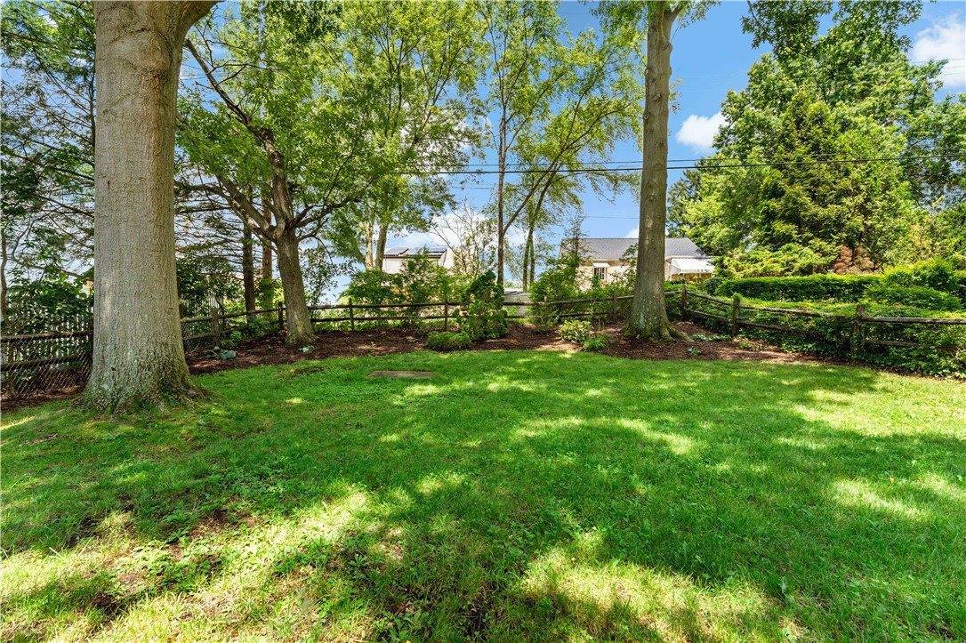 1514 Worcester Dr, Mt Lebanon, PA 15243