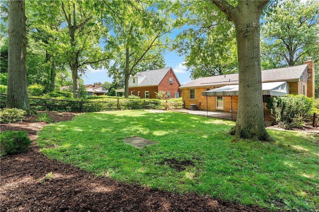 1514 Worcester Dr, Mt Lebanon, PA 15243