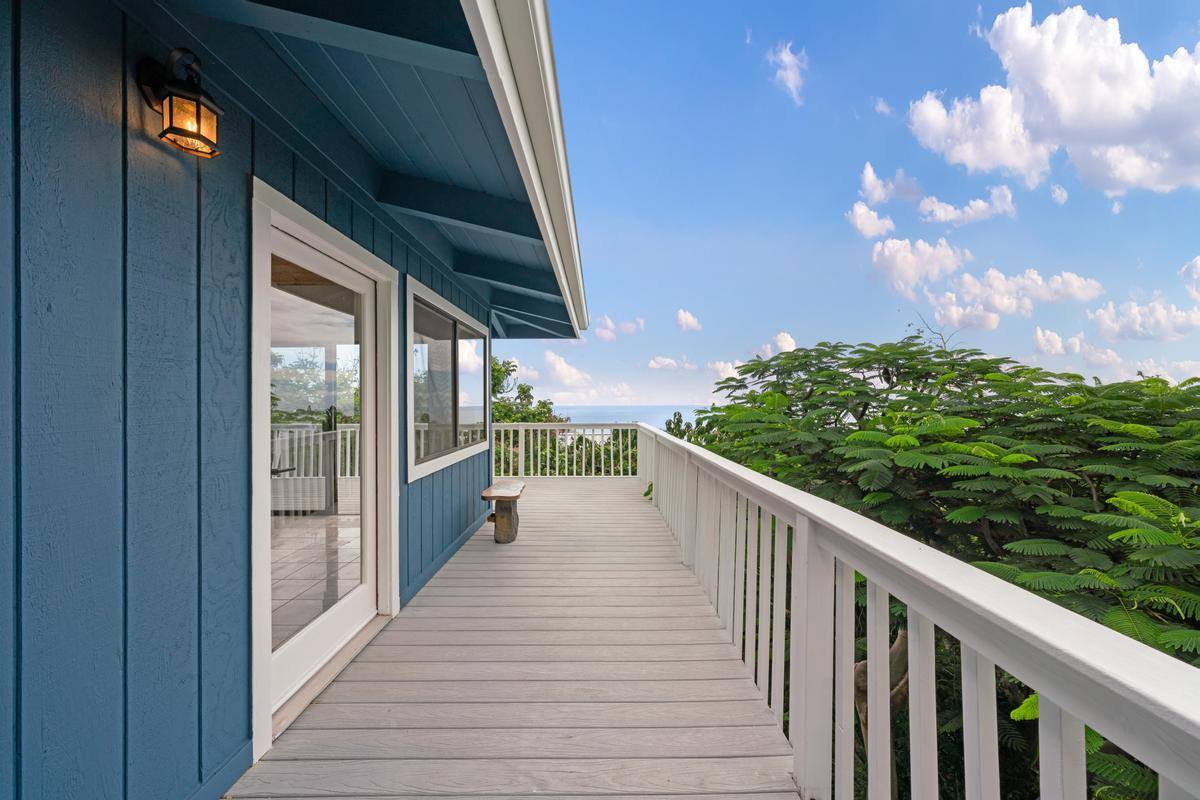 87-3205 Guava Rd, Captain Cook, HI 96704