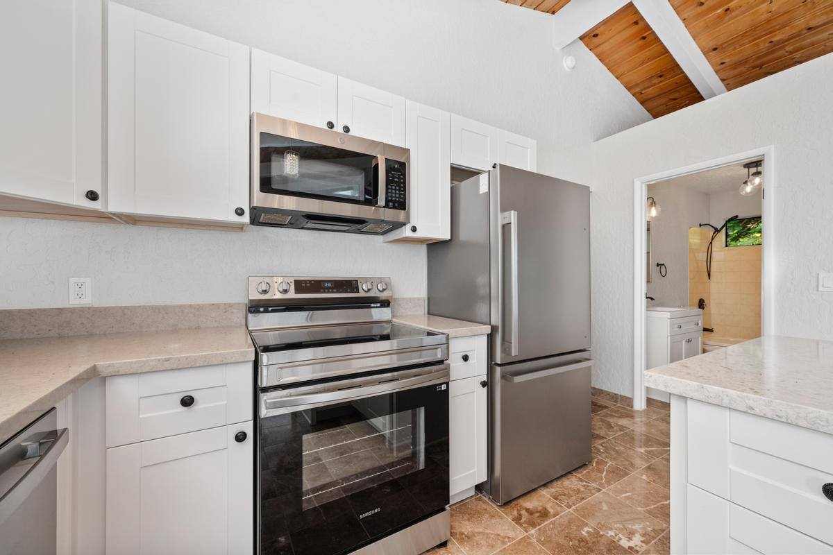 87-3205 Guava Rd, Captain Cook, HI 96704